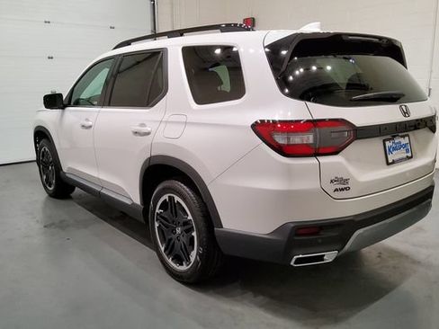 New 2026 Honda Pilot Touring image 6