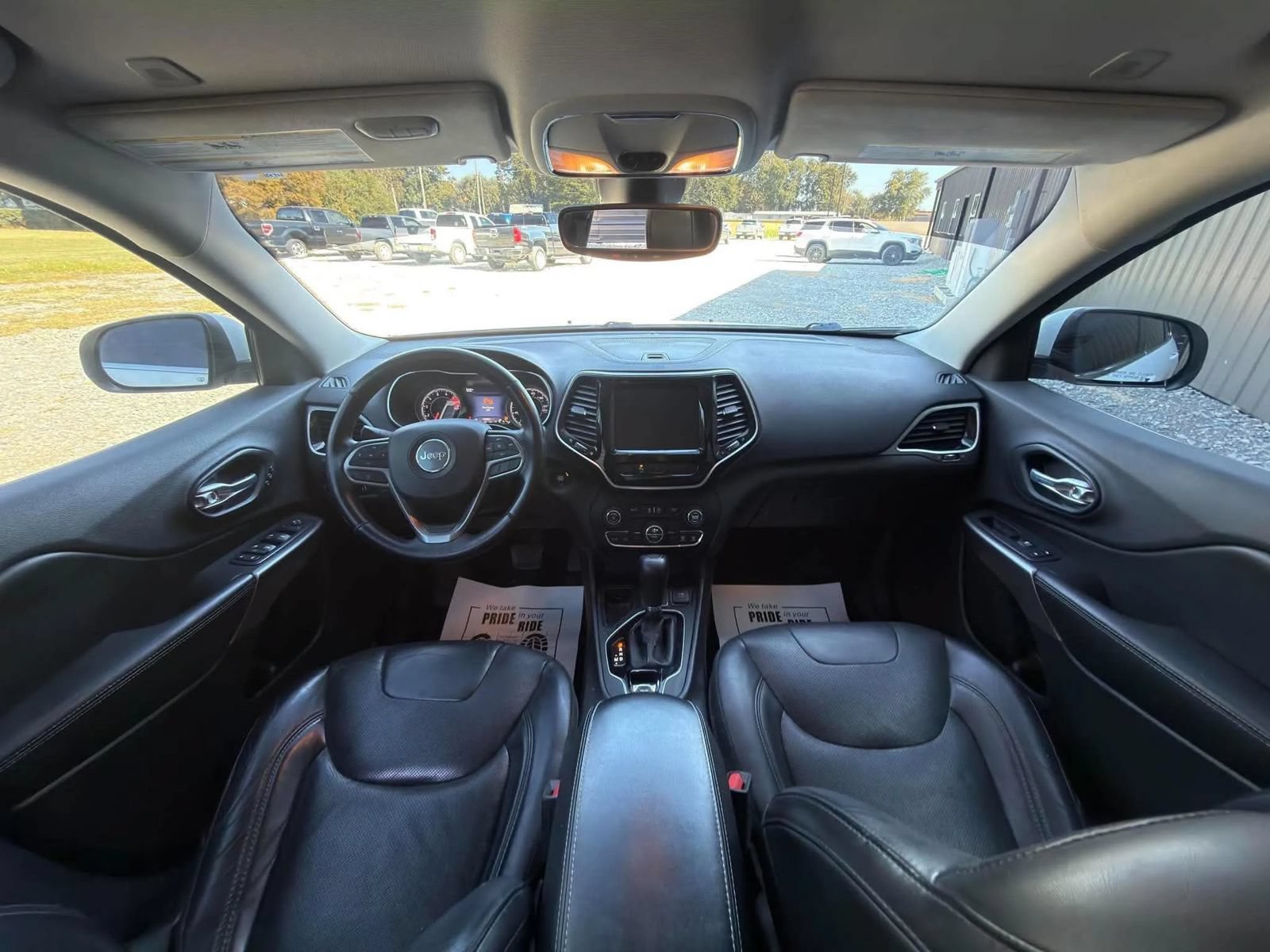 Used 2019 Jeep Cherokee Limited FWD image 11