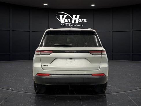 New 2026 Jeep Grand Cherokee Altitude AWD/4WD image 14
