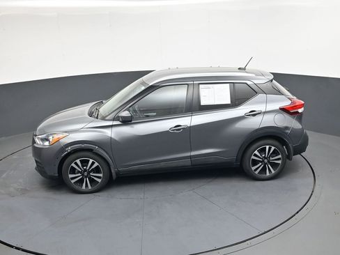 Used 2020 Nissan Kicks SV image 32