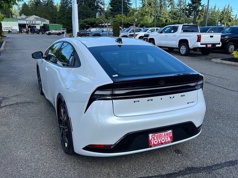 Certified 2026 Toyota Prius Plug-In Hybrid FWD image 9