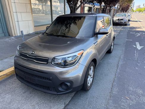 Used 2018 Kia Soul FWD image 6