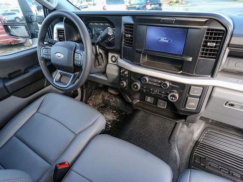 New 2025 Ford F550 4x4 Regular Cab Super Duty image 15