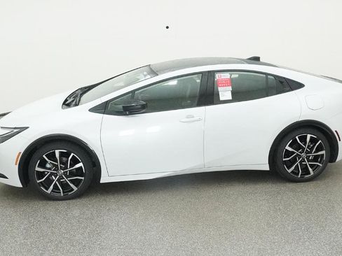 New 2026 Toyota Prius Plug-In Hybrid image 9