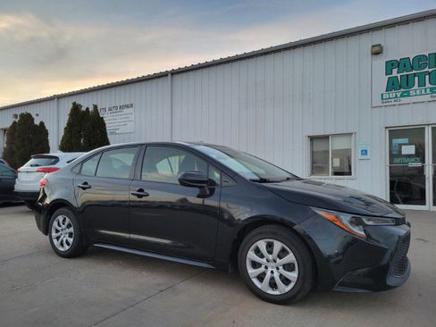 Used 2022 Toyota Corolla LE FWD image 9