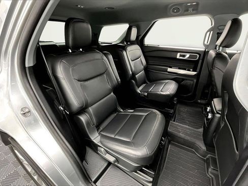 Used 2023 Ford Explorer XLT w/ Equipment Group 202A image 27