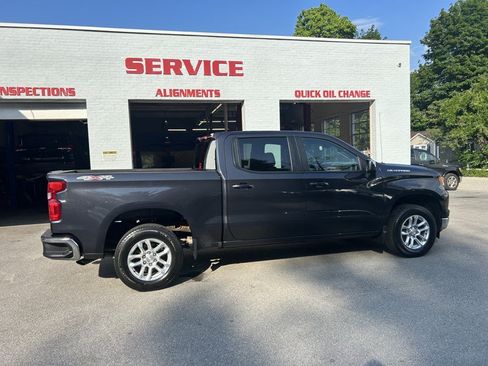 Used 2024 Chevrolet Silverado 1500 LT AWD/4WD image 9