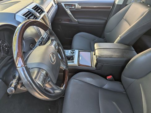 Used 2019 Lexus GX 460 image 20