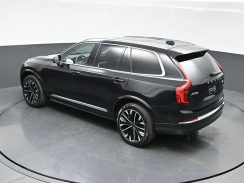 Used 2025 Volvo XC90 B5 Ultra AWD/4WD image 37