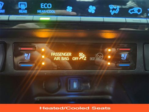 Used 2022 Toyota RAV4 Limited image 18