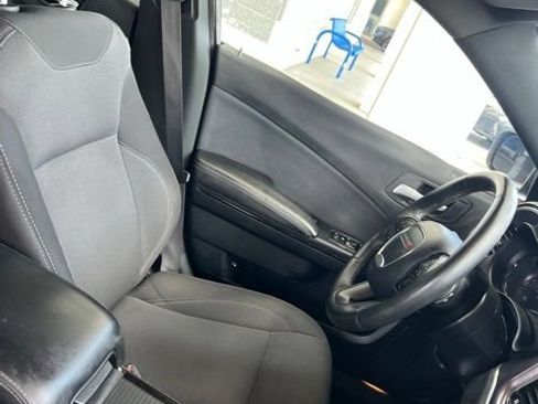 Used 2018 Dodge Charger SXT w/ Blacktop Package RWD image 8