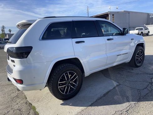Used 2019 Jeep Grand Cherokee Overland image 4