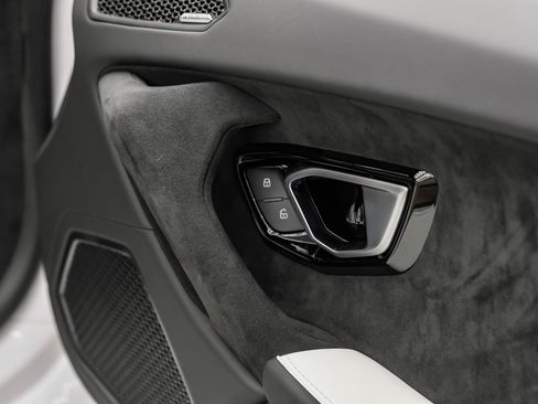 Used 2023 Lamborghini Huracan Tecnica image 63