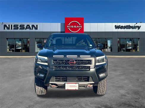 Used 2025 Nissan Frontier PRO-4X image 2