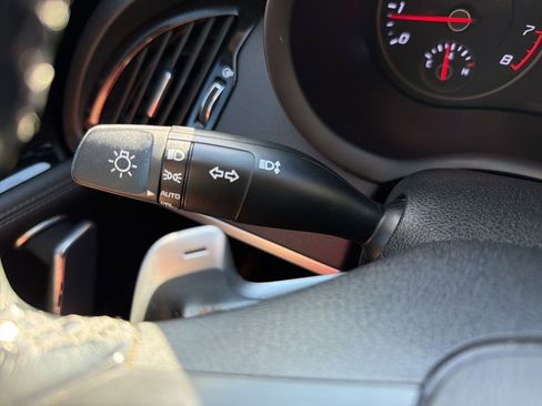 Used 2019 Kia Stinger Base image 28