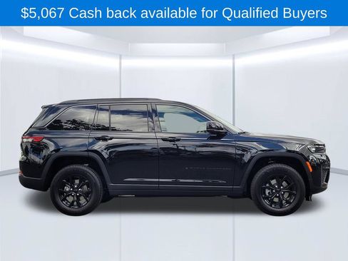 New 2026 Jeep Grand Cherokee Altitude AWD/4WD image 2