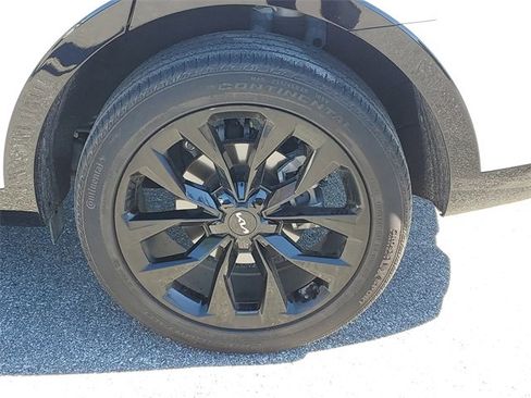 Certified 2023 Kia Sorento SX image 6