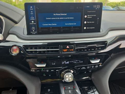 Certified 2025 Acura MDX FWD w/ Technology Package image 27