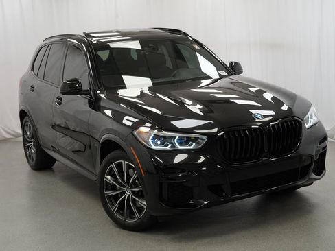 Used 2022 BMW X5 xDrive40i w/ M Sport Package AWD/4WD image 37