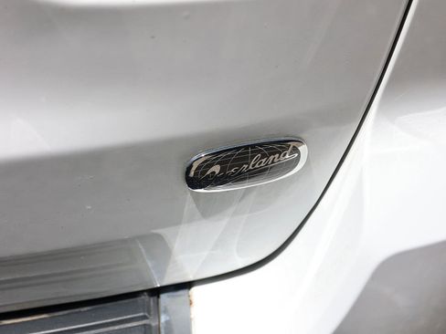 Used 2020 Jeep Grand Cherokee Overland AWD/4WD image 7