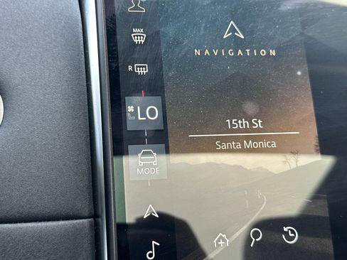 Used 2025 Land Rover Discovery Sport S image 24