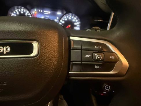 Used 2023 Jeep Compass Latitude image 30