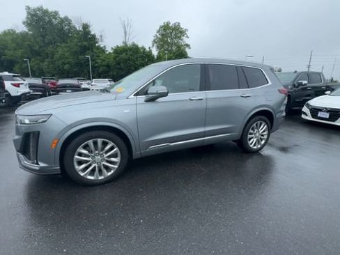 Used 2023 Cadillac XT6 Premium Luxury AWD/4WD image 4