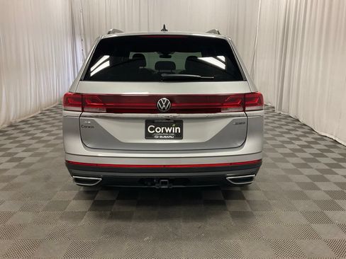 Used 2025 Volkswagen Atlas SE AWD/4WD image 5