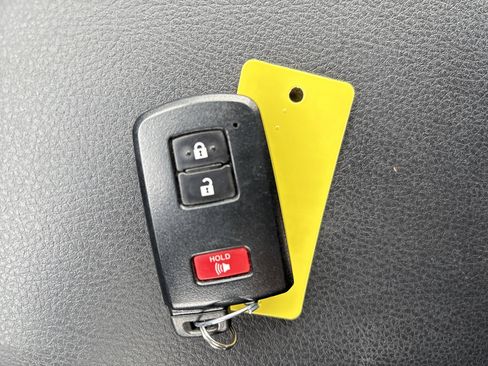 Used 2023 Toyota Tacoma TRD Sport image 27