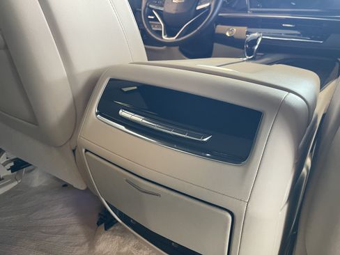 Certified 2024 Cadillac Escalade ESV Premium Luxury AWD/4WD image 22