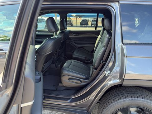 New 2026 Jeep Grand Cherokee L Limited w/ Limited Altitude Package AWD/4WD image 13