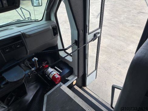 Used 2007 Chevrolet Express 3500 w/ School Bus Package image 32