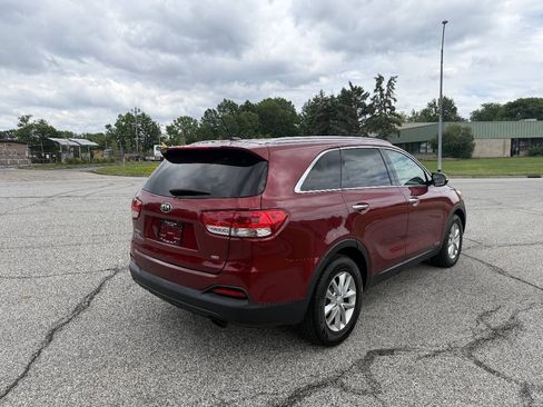 Used 2017 Kia Sorento AWD image 4
