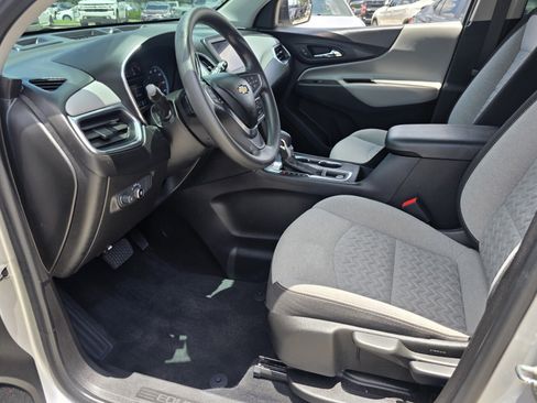 Used 2022 Chevrolet Equinox LS FWD image 8