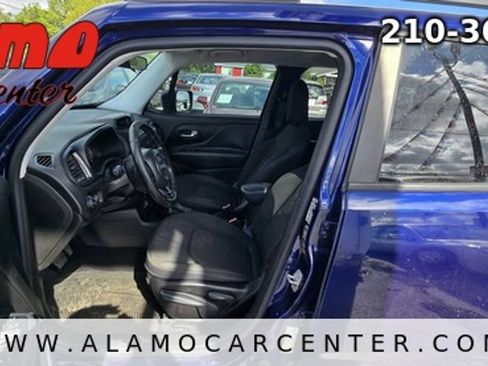 Used 2017 Jeep Renegade Altitude FWD image 33