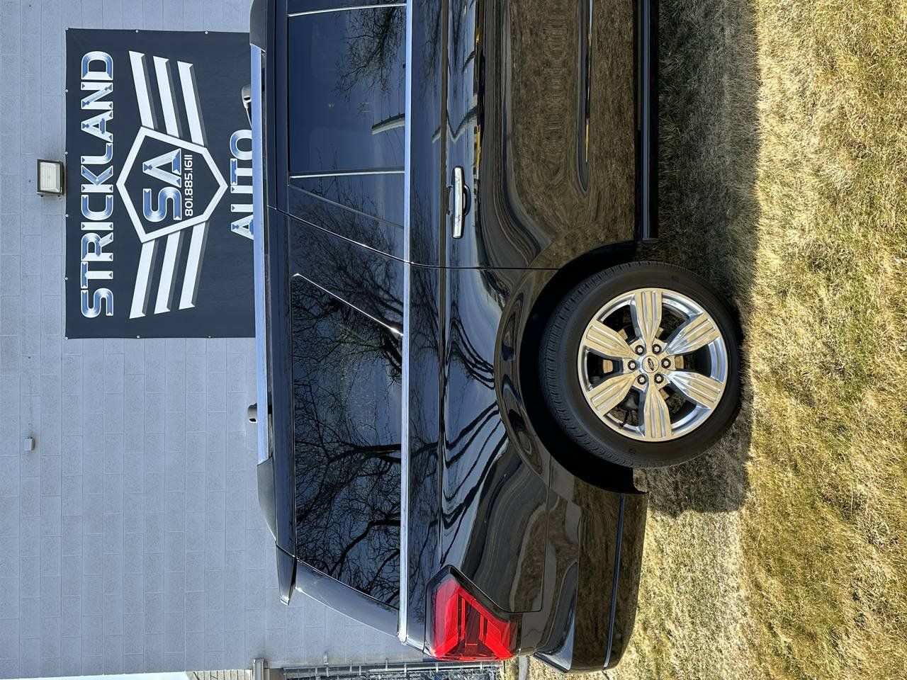 Used 2024 Ford Expedition Max Platinum AWD/4WD image 6