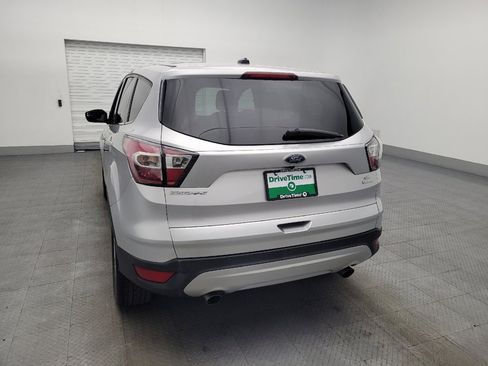 Used 2017 Ford Escape SE image 6