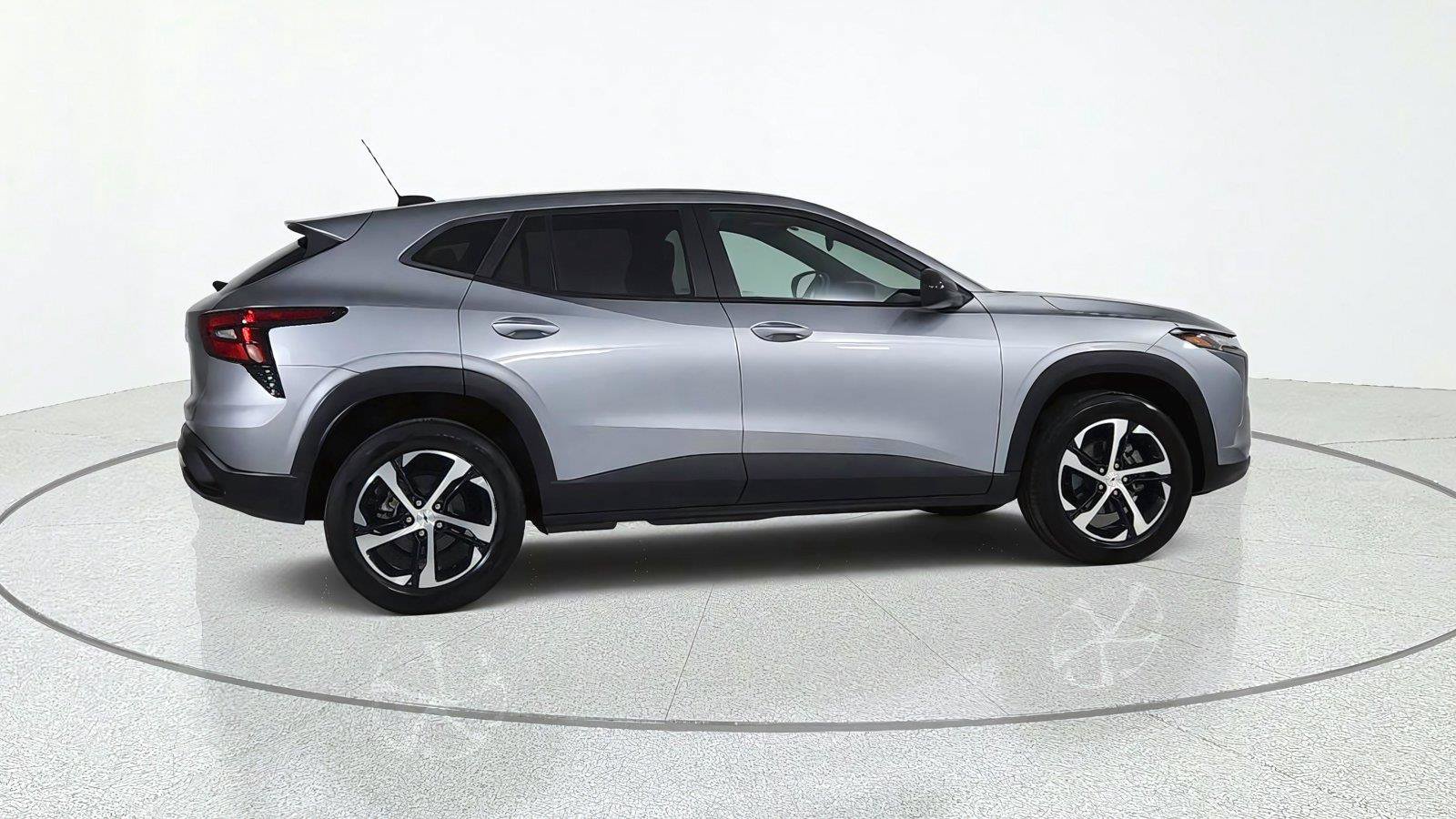 Used 2024 Chevrolet Trax RS FWD image 7