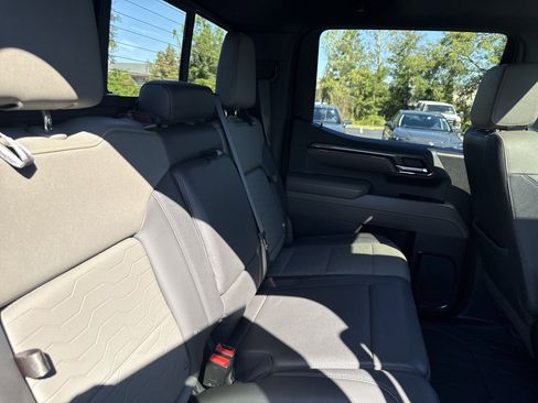 Used 2023 Chevrolet Silverado 1500 ZR2 w/ Technology Package image 33