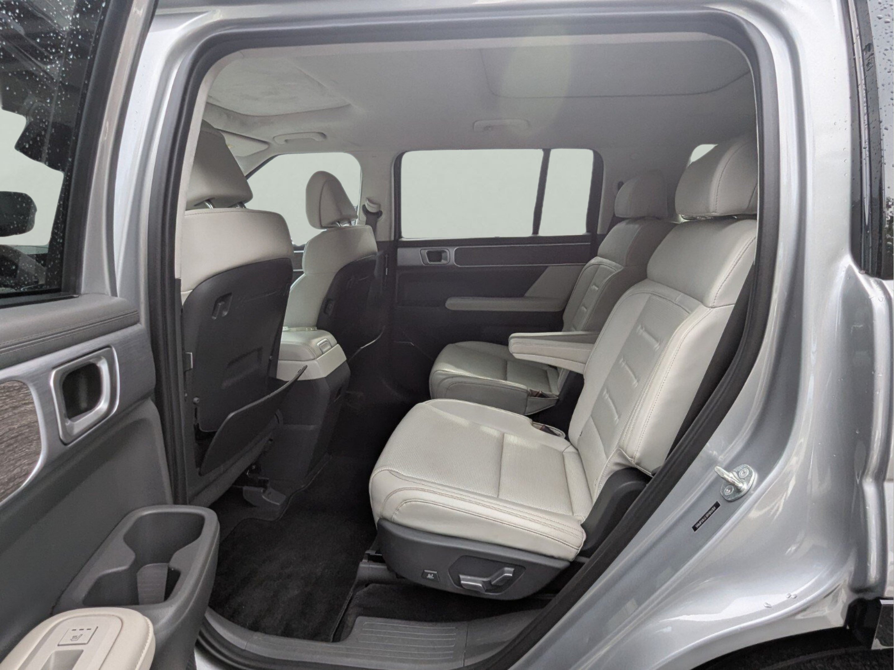 Used 2024 Hyundai Santa Fe Calligraphy FWD image 25