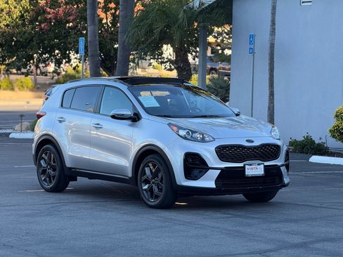 Used 2022 Kia Sportage Nightfall Edition FWD image 2