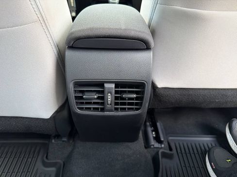 Used 2026 Toyota Corolla Cross L FWD image 22