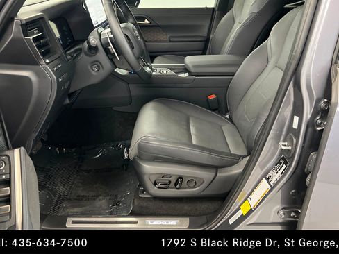 Used 2024 Lexus GX 550 w/ Accessory Package (Z1) AWD/4WD image 18