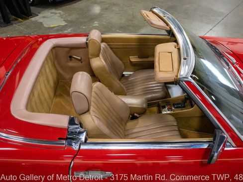 Used 1988 Mercedes-Benz 560 SL image 16