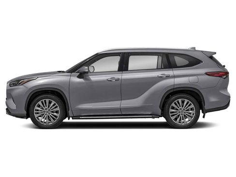 New 2026 Toyota Highlander Platinum image 3