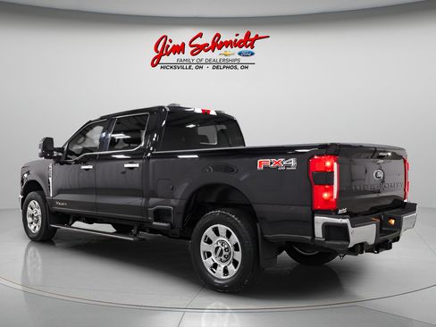 Used 2023 Ford F250 Lariat w/ Lariat Ultimate Package AWD/4WD image 4