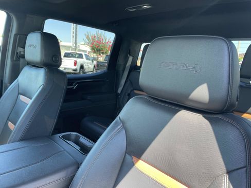 Used 2025 GMC Sierra 1500 AT4 w/ AT4 Premium Package AWD/4WD image 25