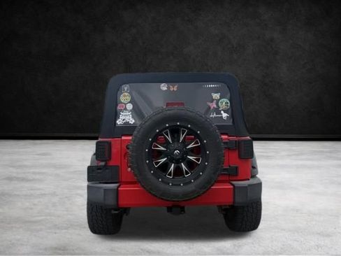 Used 2017 Jeep Wrangler Unlimited Sahara w/ Connectivity Group AWD/4WD image 7