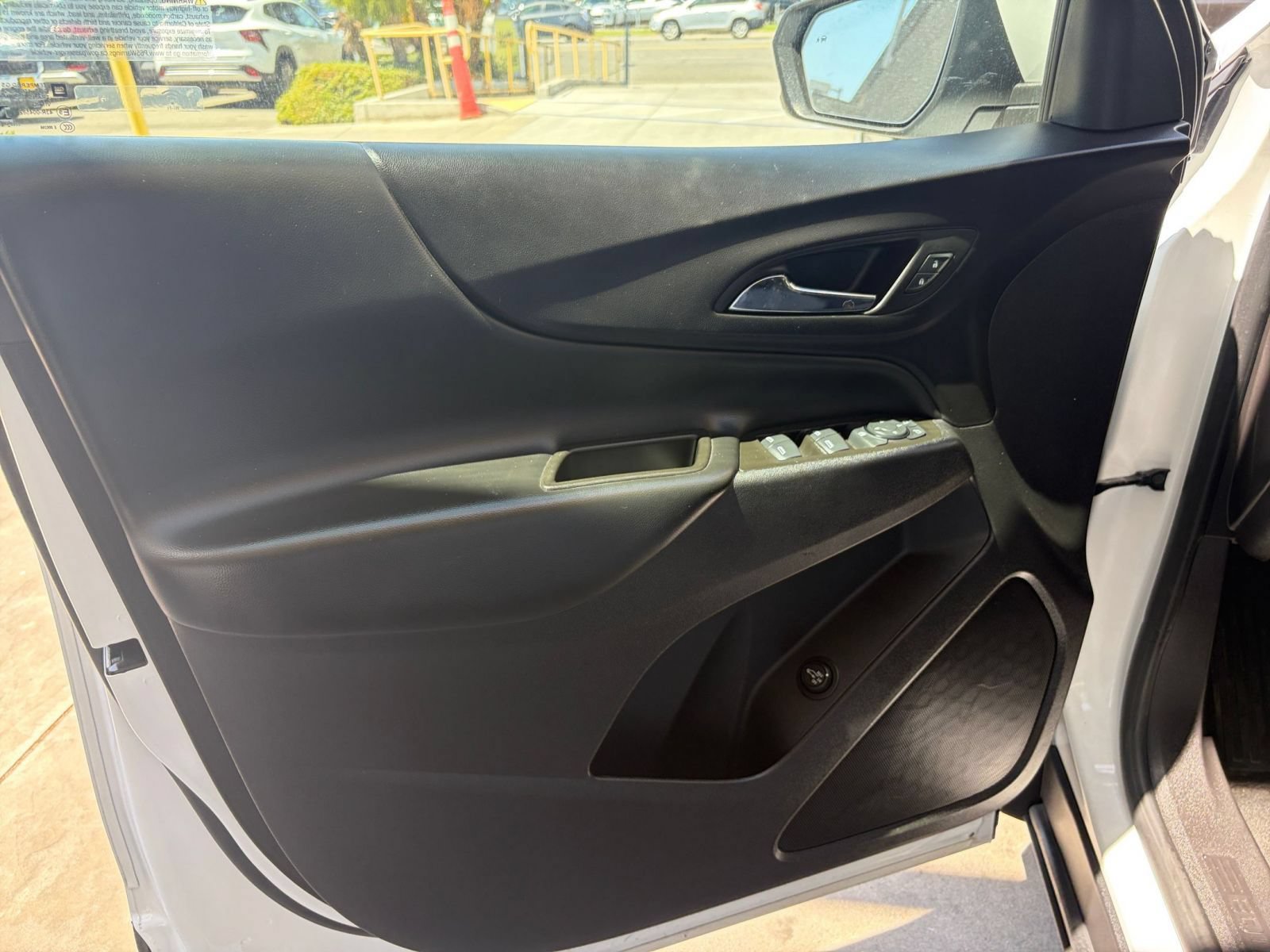 Used 2024 Chevrolet Equinox LT FWD image 18