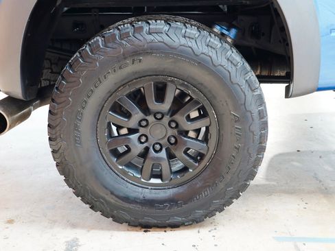 Used 2014 Ford F150 Raptor w/ Equipment Group 801A Luxury AWD/4WD image 64